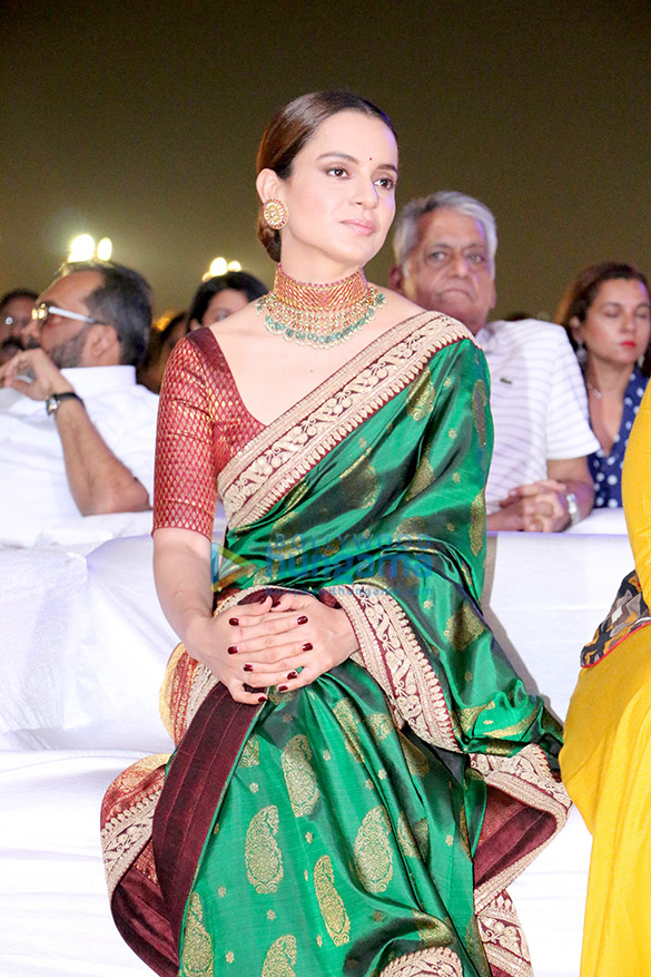 aamir shah rukh amitabh deepika grace umang 2018 27