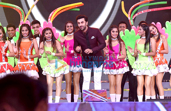aamir shah rukh amitabh deepika grace umang 2018 9