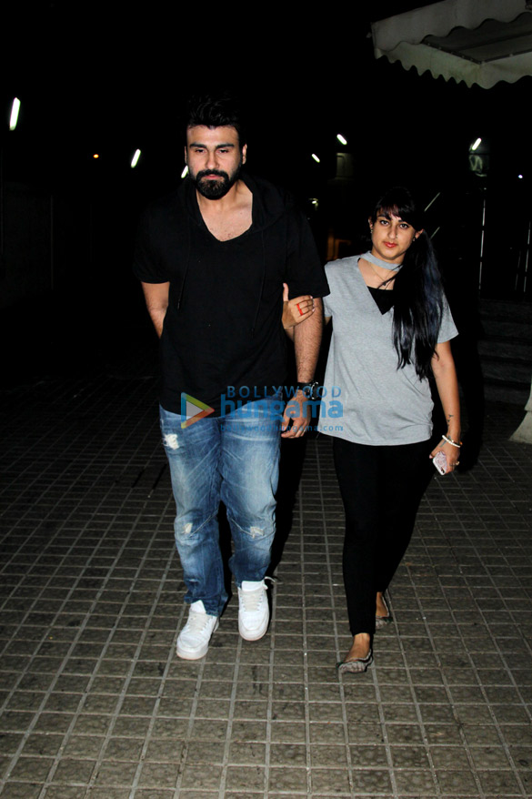 aarya babbar snapped with his wife at juhu pvr 3