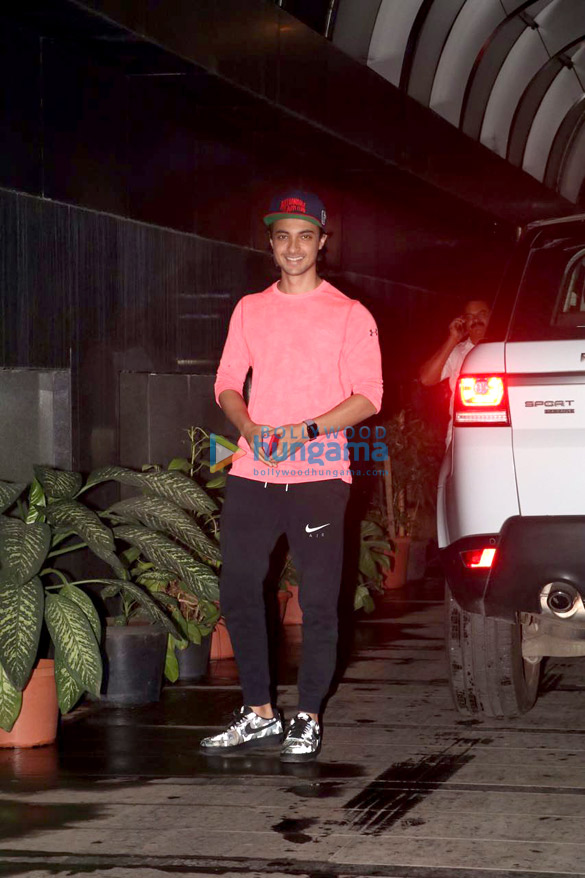 aayush sharma and varun dhawan spotted at gym 1