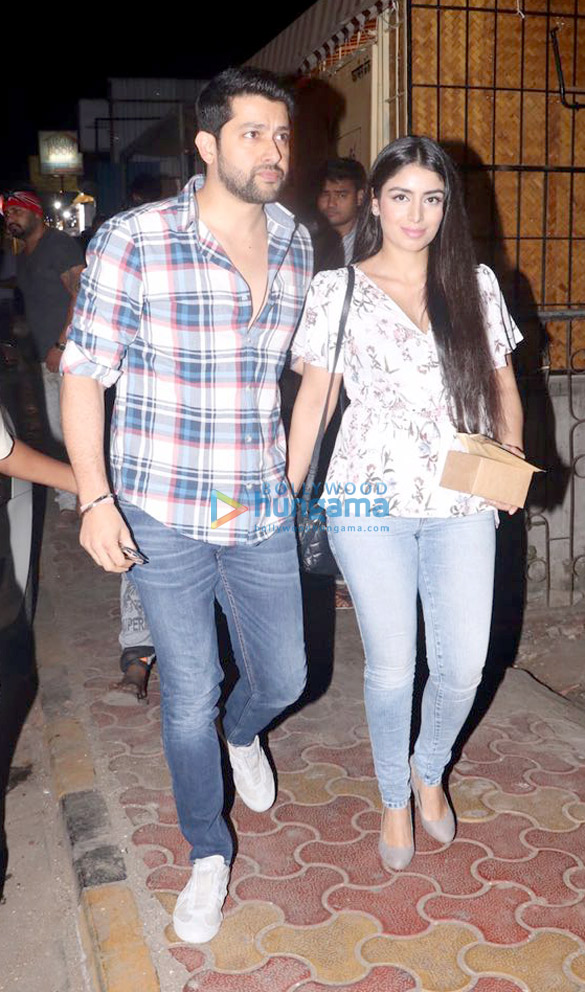 aftab shivdasani and his wife snapped at the farmers cafe 1