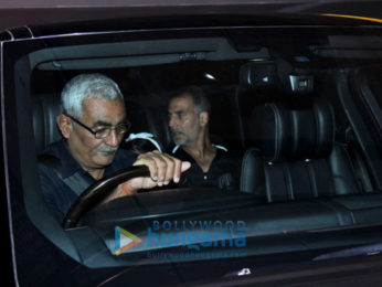 Akshay Kumar, Twinkle Khanna, Esha Gupta, Chiranjeevi and Kriti Sanon snapped at the airport