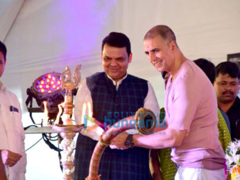 Akshay Kumar and Remo DSouza snapped attending the Versova festival