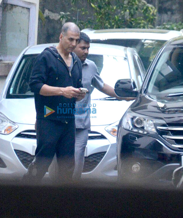 Akshay Kumar snapped in Juhu Akshay Kumar snapped in Juhu