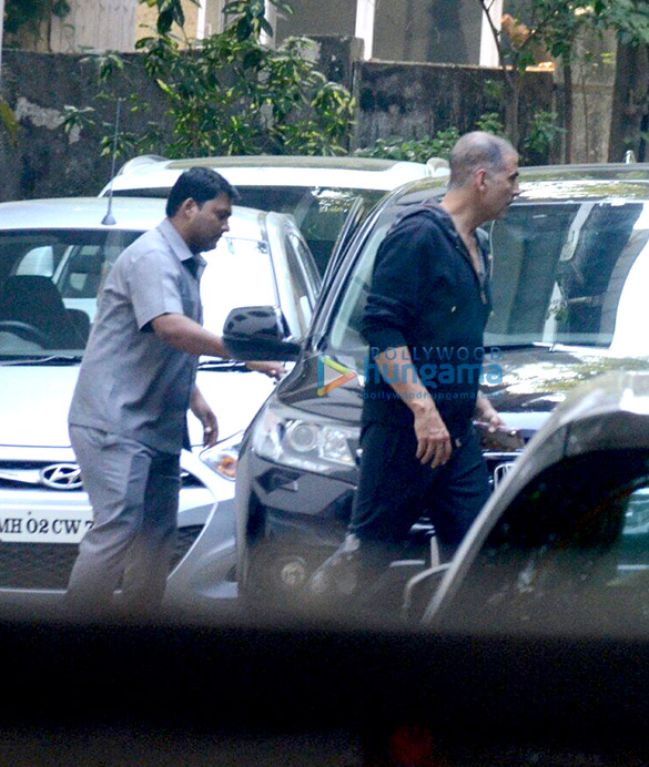 akshay kumar snapped at juhu 6