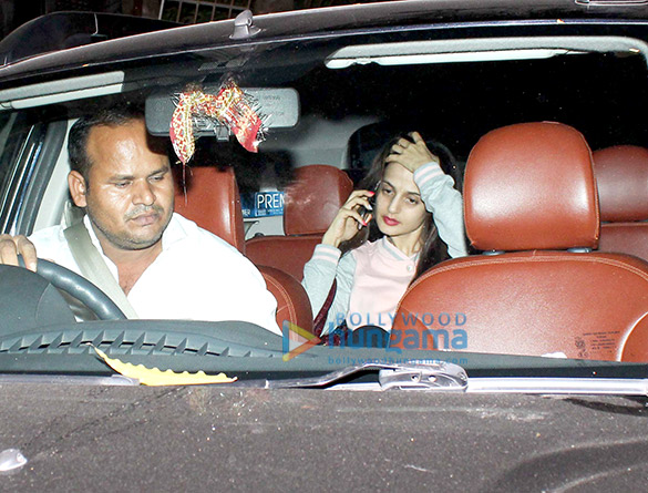 ameesha patel snapped outside kromakay salon in juhu 4