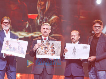 Amitabh Bachchan unveils the Mumbai Police Calendar 2018
