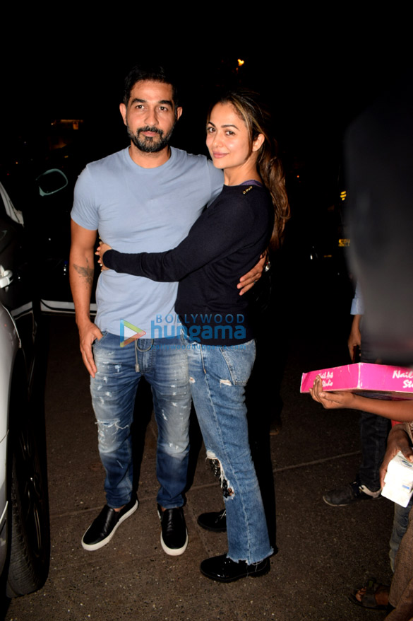 amrita arora snapped with her husband in bandra 6