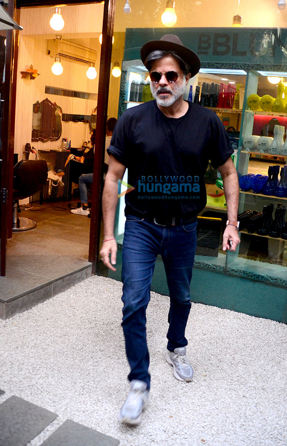 anil kapoor spotted at bblunt in bandra 6