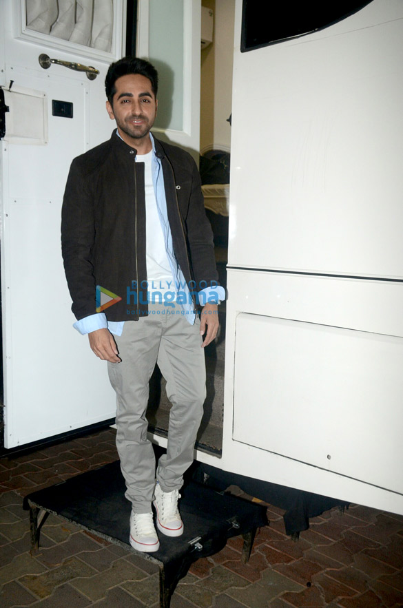 ayushmann khurrana snapped at filmalaya studio in andheri 2