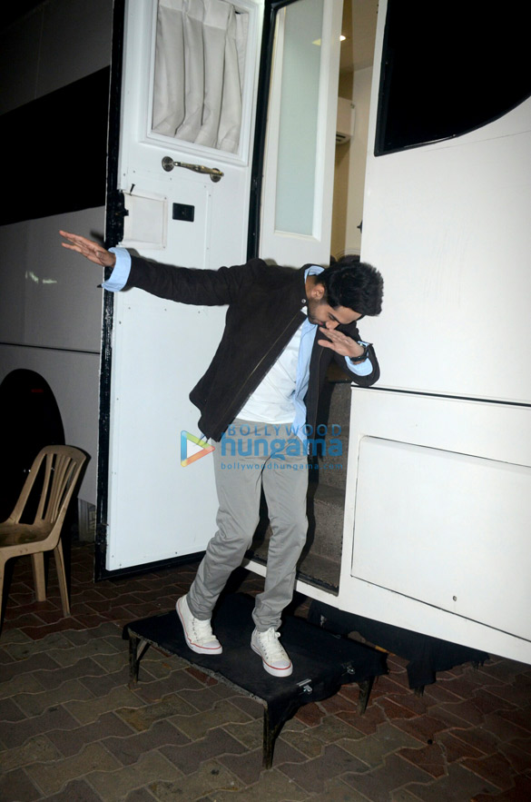 ayushmann khurrana snapped at filmalaya studio in andheri 3