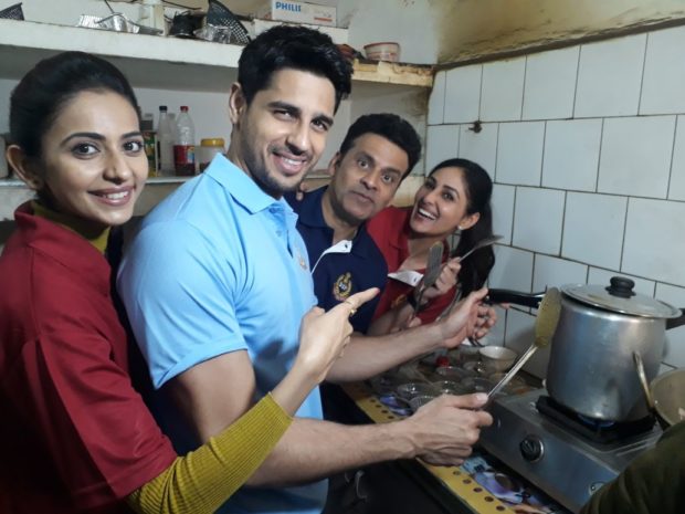 Aiyaary Cast Sidharth Malhotra Manoj Bajpayee Rakul Preet And Pooja Chopra Spend A Day With