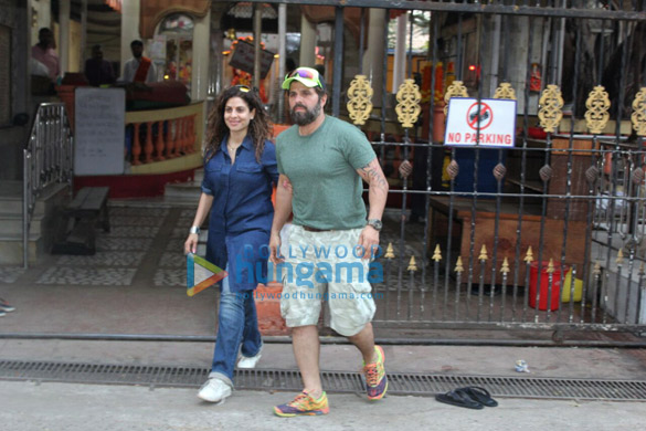 bakhtiyaar and tanaz irani at shiv shankar ganesh mandir 6