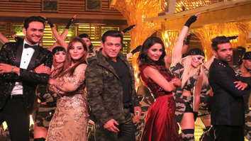 Bigg Boss 11: Salman Khan parties hard with the contestants
