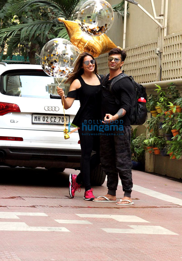 bipasha basu and karan singh grover spotted in bandra 3