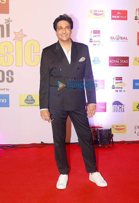 celebs grace the 10th mirchi music awards 35