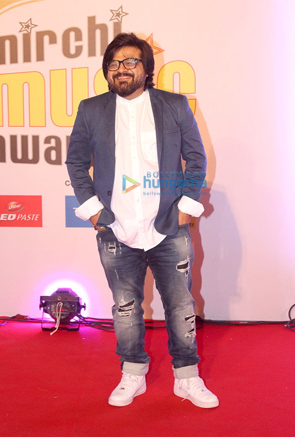 celebs grace the 10th mirchi music awards 38