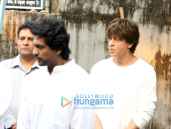 Celebs pay their final respect to Nikhil Dwivedi's father