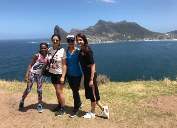Check out Anushka Sharma and Virat Kohli spend time with Shikhar Dhawan and his family (2)