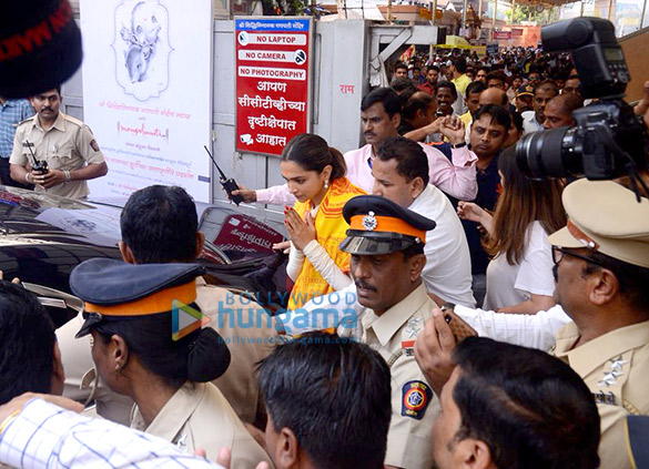 deepika padukone snapped visiting the siddhivinayak temple 3
