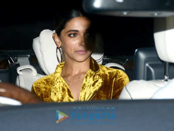 Deepika Padukone, Ranveer Singh, Alia Bhatt, Ranbir Kapoor, Kareena Kapoor Khan, Hrithik Roshan and others attend a bash at Shah Rukh Khan's house