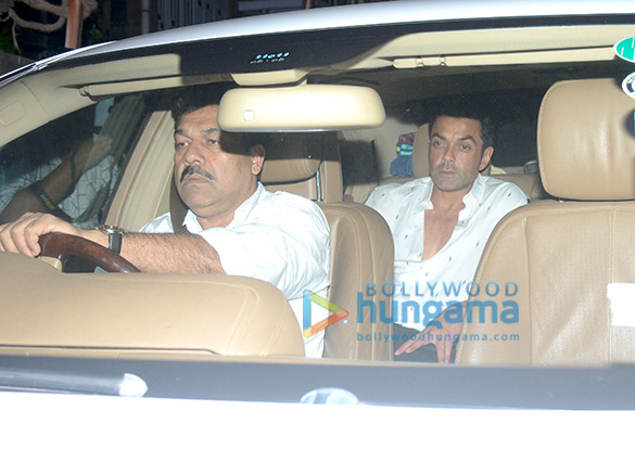 deepika ranveer alia ranbir kareena attend a bash at srks house 16