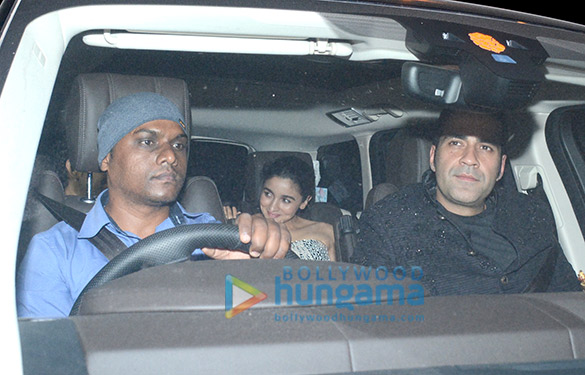 deepika ranveer alia ranbir kareena attend a bash at srks house 3