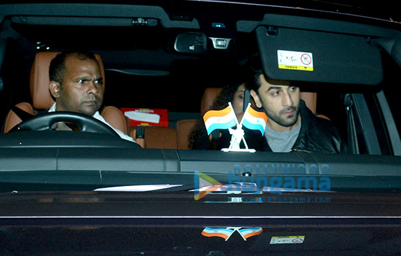 deepika ranveer alia ranbir kareena attend a bash at srks house 4