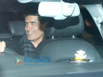 Deepika Padukone, Ranveer Singh, Alia Bhatt, Ranbir Kapoor, Kareena Kapoor Khan, Hrithik Roshan and others attend a bash at Shah Rukh Khan's house