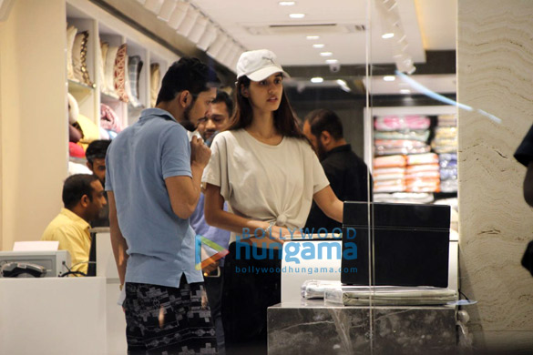 disha patani spotted in bandra 1