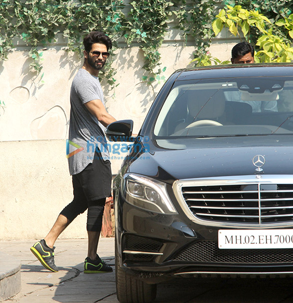 fatima sana shaikh and shahid kapoor at the gym 2