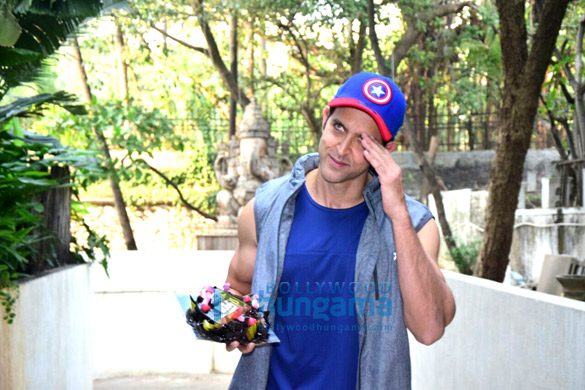 hrithik roshan celebrates his 43rd birthday with the media 3