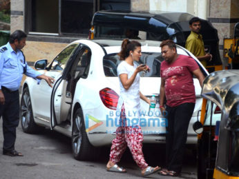 Jacqueline Fernandez snapped outside her residence in Bandra