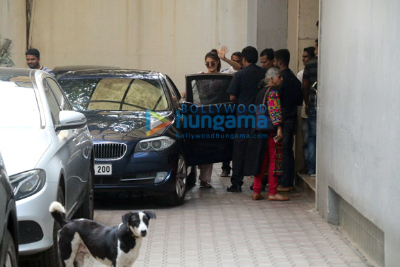 Jacqueline Fernandez snapped outside the Tips Films office in Bandra Jacqueline Fernandez snapped outside the Tips Films office in Bandra