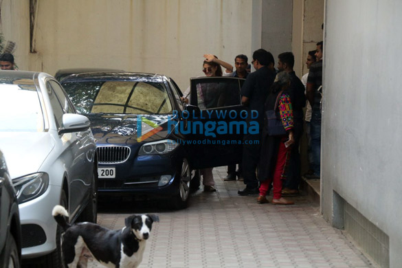 jacqueline fernandez snapped outside the tips films office in bandra 3