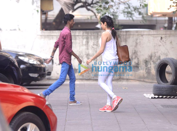 janhvi kapoor snapped at gym 1