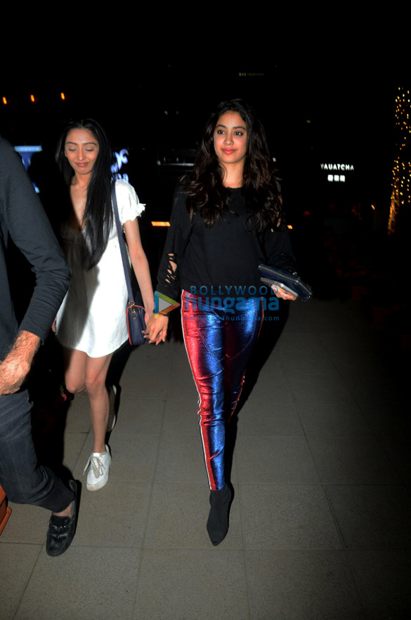 janhvi kapoor spotted at bkc 4