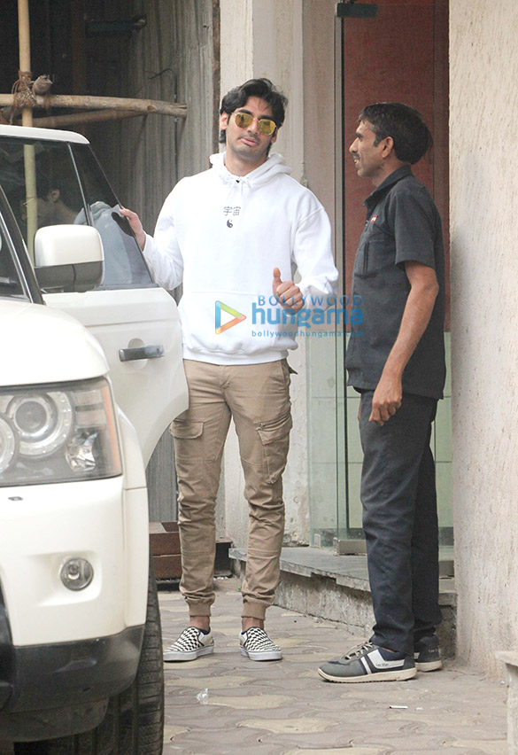 john abraham sushmita sen and others spotted at bandra 3