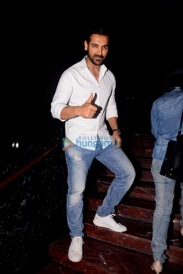 john abraham launches miss diva calendar 6