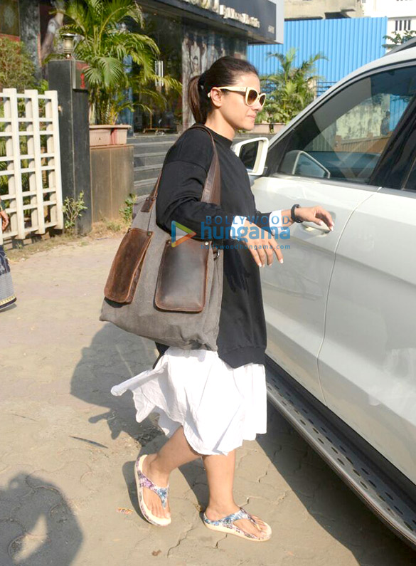kajol snapped at vikram phadnis store 1