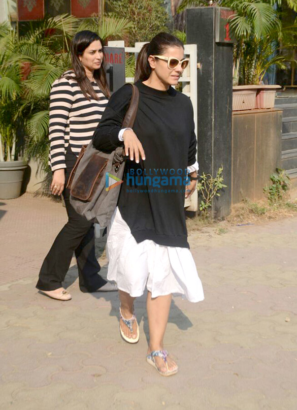 kajol snapped at vikram phadnis store 3