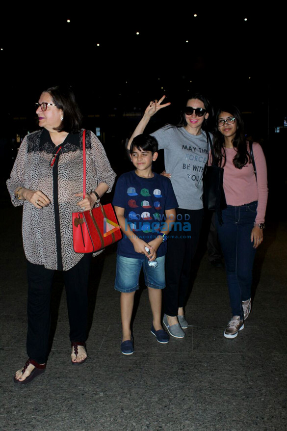 karishma kapoor snapped with her kids at the mumbai airport 6
