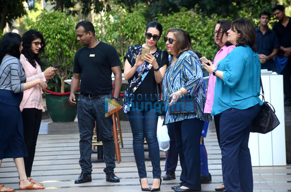 karishma kapoor with family spotted at yauatcha bkc 2