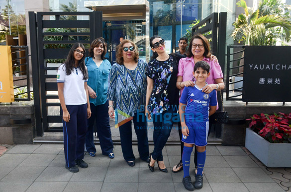 karishma kapoor with family spotted at yauatcha bkc 4