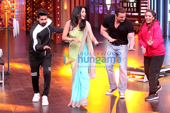 mallika sherawat and sohail khan on the sets of entertainment ki raat 6