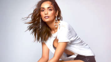 Celebrity wallpapers of Manushi Chhillar