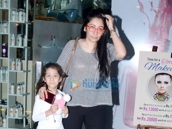 Manyata Dutt snapped with her daughter at a salon