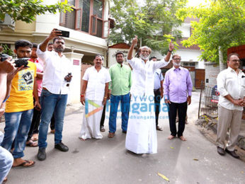 Megastar Rajinikanth meets his fans outside his house for New Year