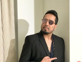 Mika Singh at the press meet for the success of song 'Aaja Sohniye'
