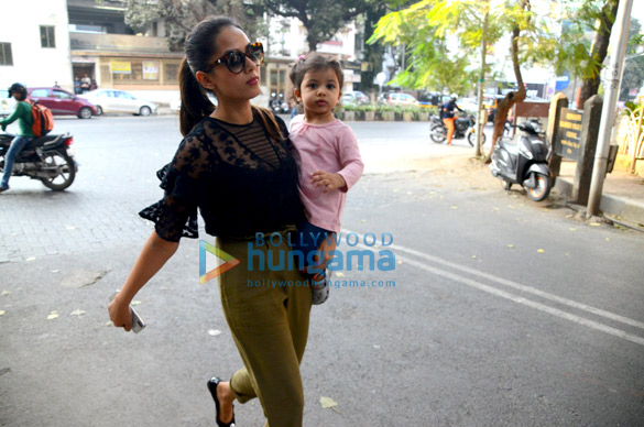 mira kapoor snapped with misha kapoor 5